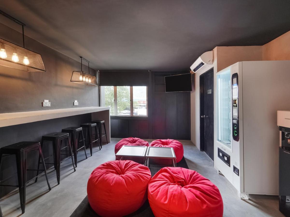 Oyo 89635 Modular Langkawi Capsule Hotel Padang Mat Sirat Eksteriør billede