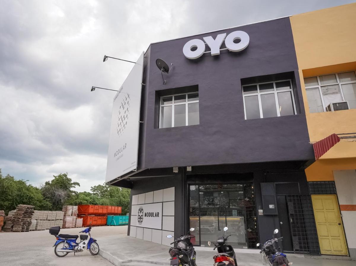 Oyo 89635 Modular Langkawi Capsule Hotel Padang Mat Sirat Eksteriør billede